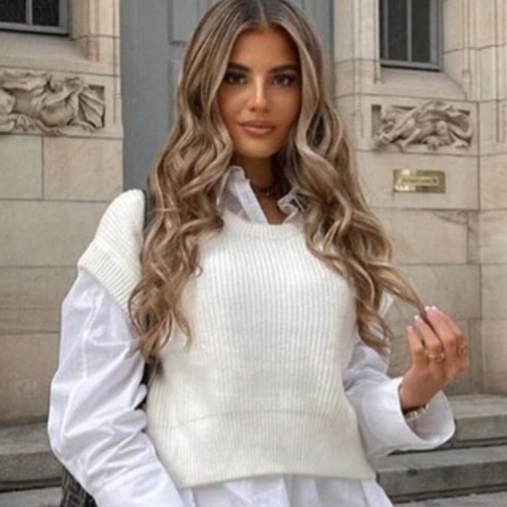 ZARA Cropped Sweater Vest Crew Neck Sleeveless Ribbed Chunky Knit, White